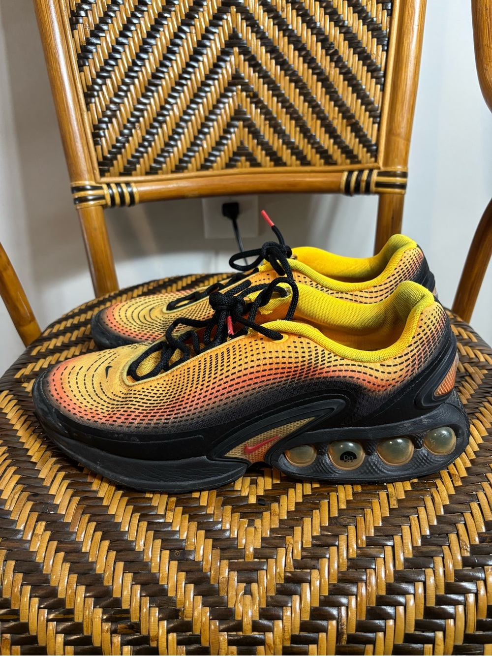Nike Air Max Dn Laser Orange Comet Red Men’s 11.5 HM0810-800